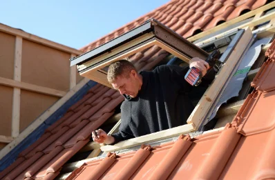 Pose de fenêtres de toit Velux à Sanghen